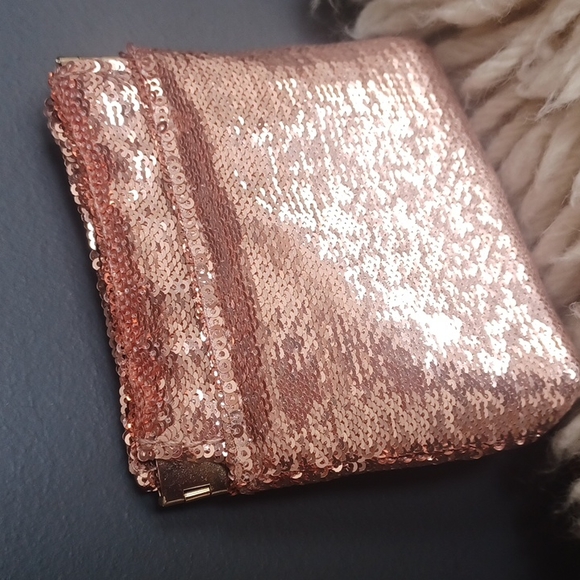 Anthropologie pouch - Picture 12 of 12